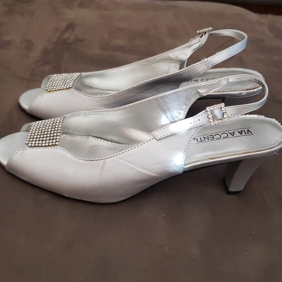 Silver evening heels - Picture 2 of 4